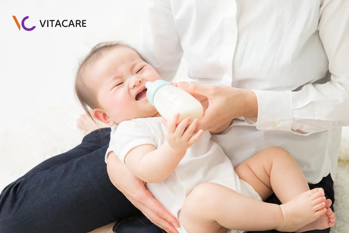 Bé biếng bú sữa công thức nếu kéo dài sẽ ảnh hưởng đến sự phát triển thể chất và trí tuệ Bé biếng bú sữa công thức nếu kéo dài sẽ ảnh hưởng đến sự phát triển thể chất và trí tuệ