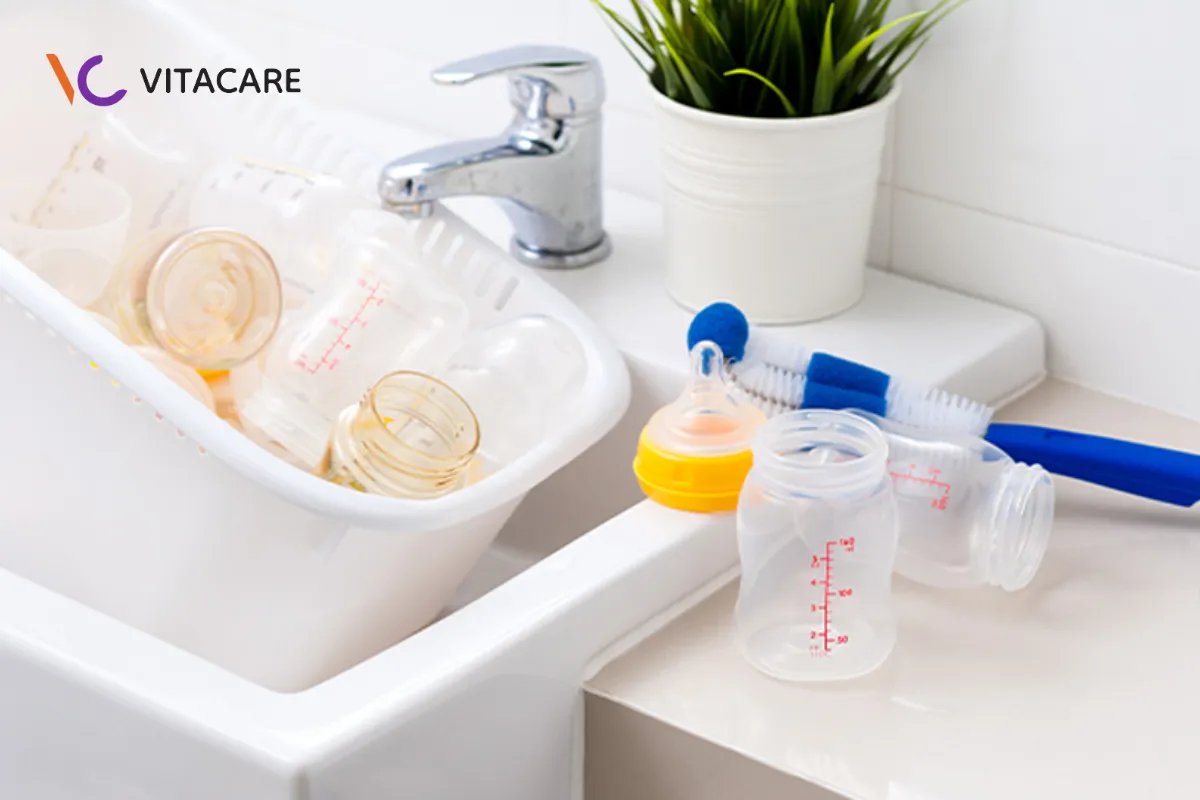 Chuẩn bị và tiệt trùng các dụng cụ pha sữa Chuẩn bị và tiệt trùng các dụng cụ pha sữa