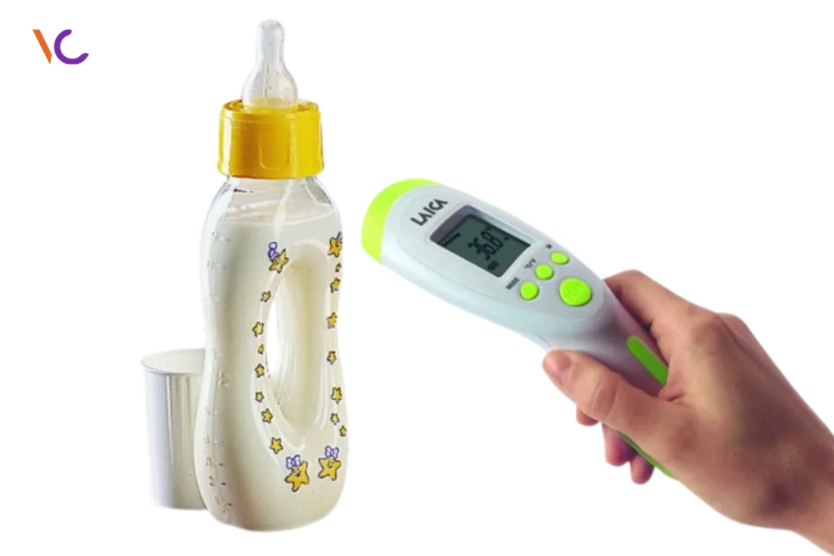 Dùng nhiệt kế hoặc máy pha sữa chuyên dụng để kiểm tra nhiệt độ sữa