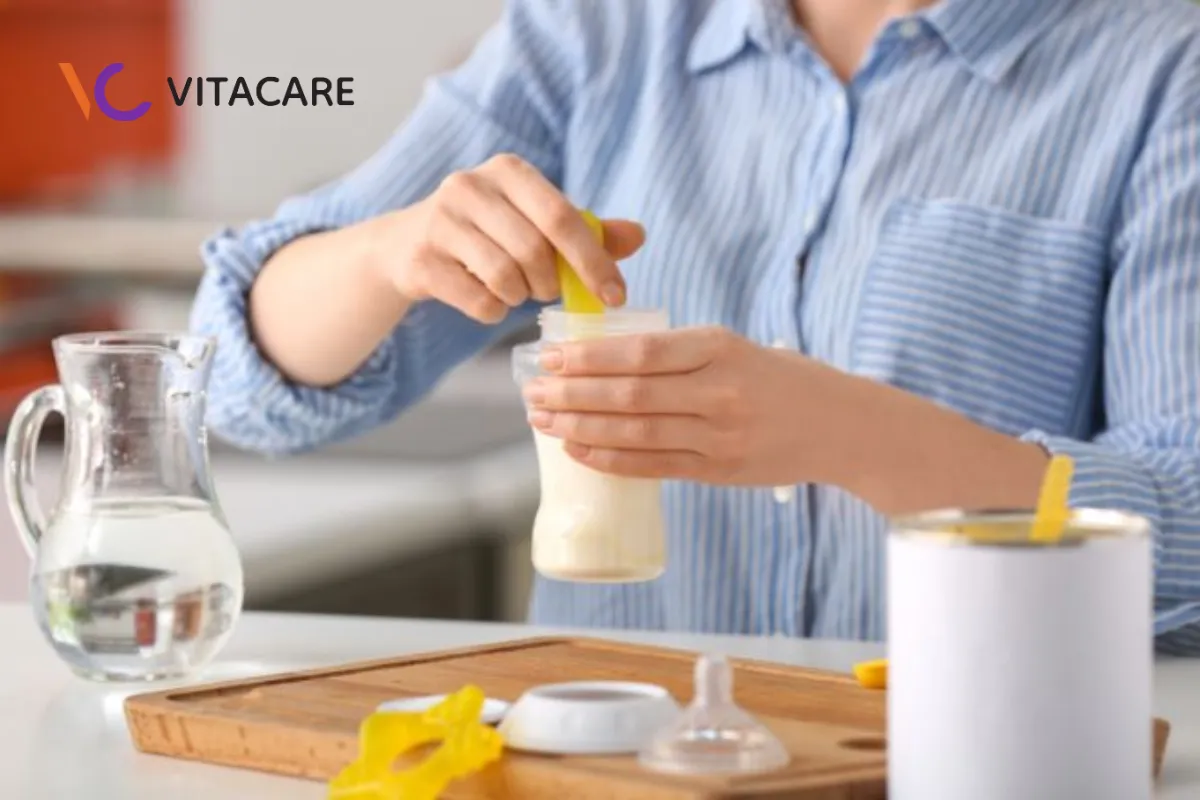 Pha sữa Aptamil theo đúng hướng dẫn từ nhà sản xuất