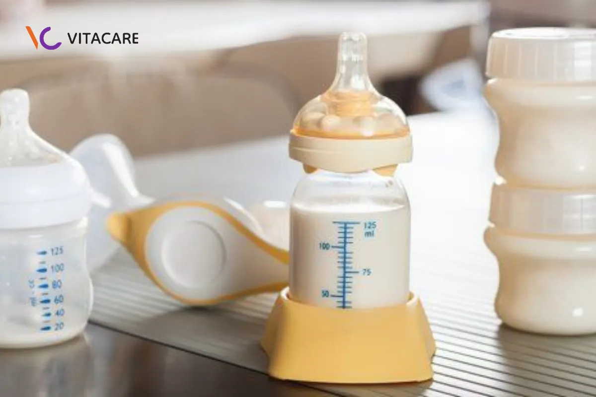 Sữa công thức bé đã bú chỉ nên sử dụng trong vòng tối đa 1 giờ Sữa công thức bé đã bú chỉ nên sử dụng trong vòng tối đa 1 giờ