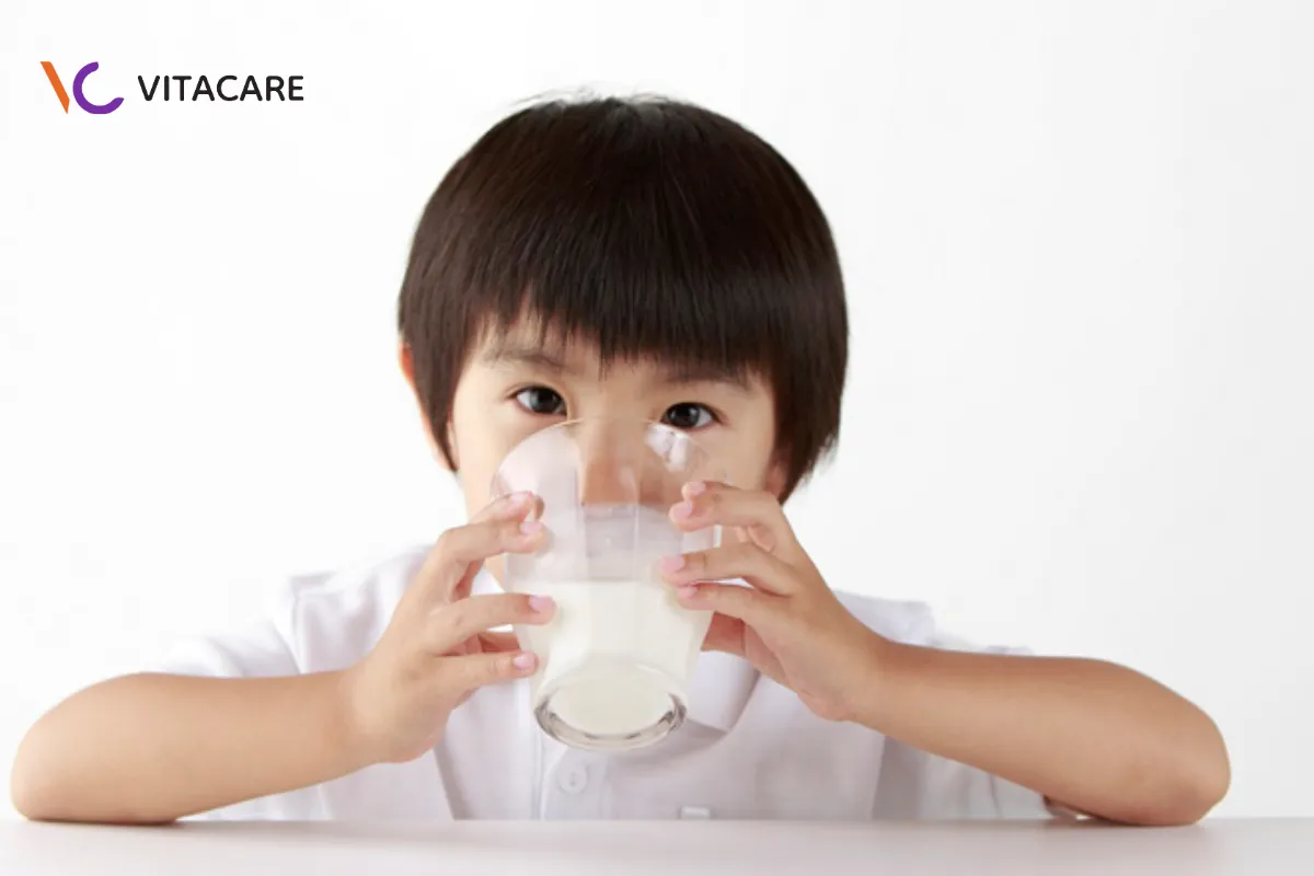 Chọn sữa công thức chứa DHA chuẩn quốc tế (≥0.3% tổng acid béo) Chọn sữa công thức chứa DHA chuẩn quốc tế (≥0.3% tổng acid béo)