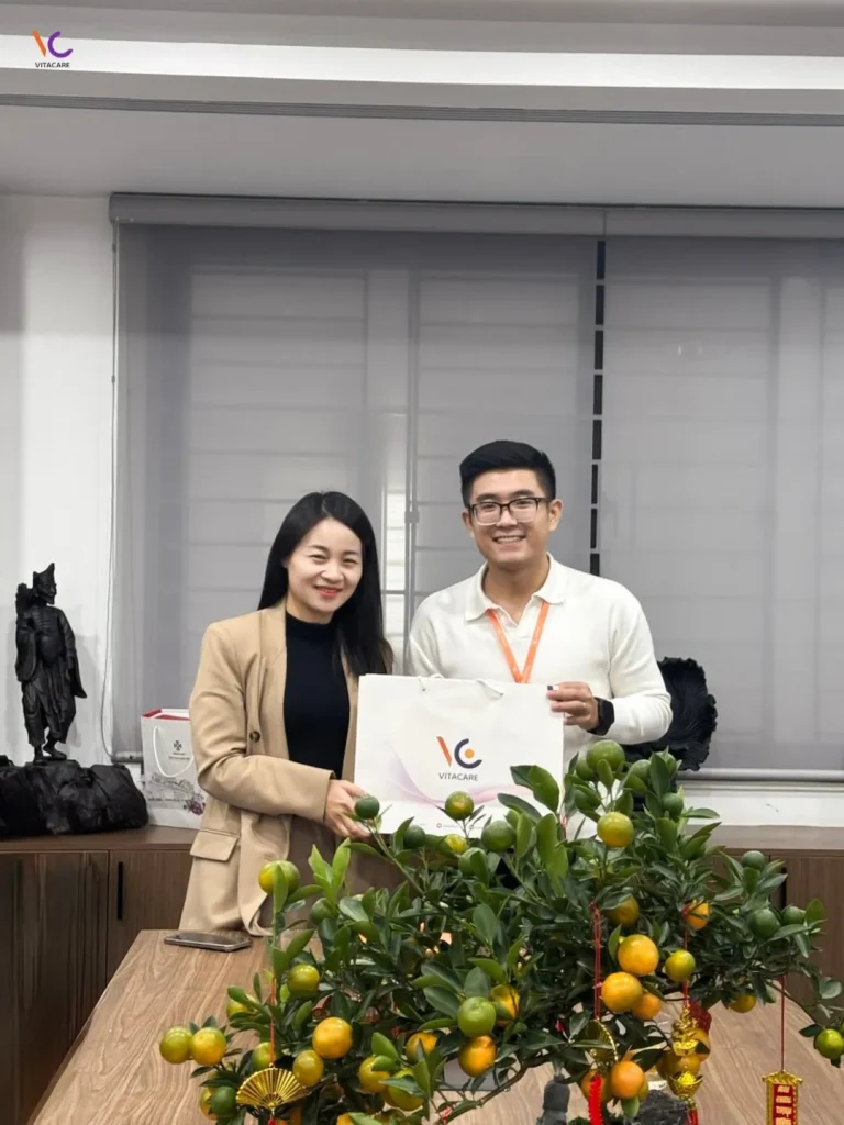 VitaCare gặp gỡ và tặng quà chị Hương - Mẹ Ơi VitaCare gặp gỡ và tặng quà chị Hương - Mẹ Ơi
