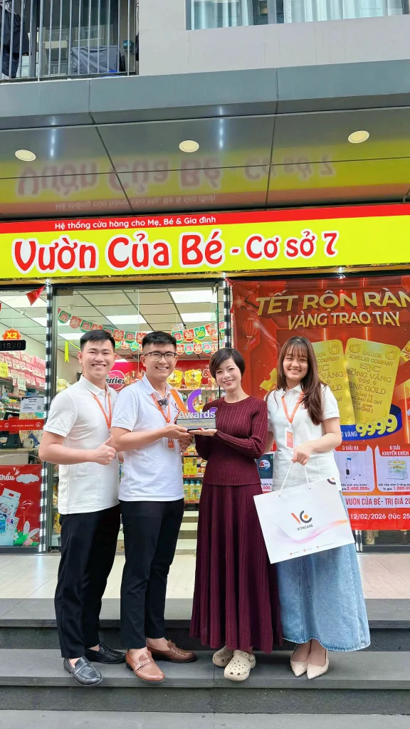 VitaCare tặng Cup tri ân Vườn Của Bé trong hành trình hợp tác