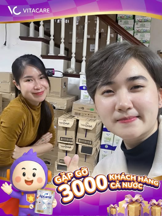 VitaCare gặp gỡ và tặng quà ChicBabyShop