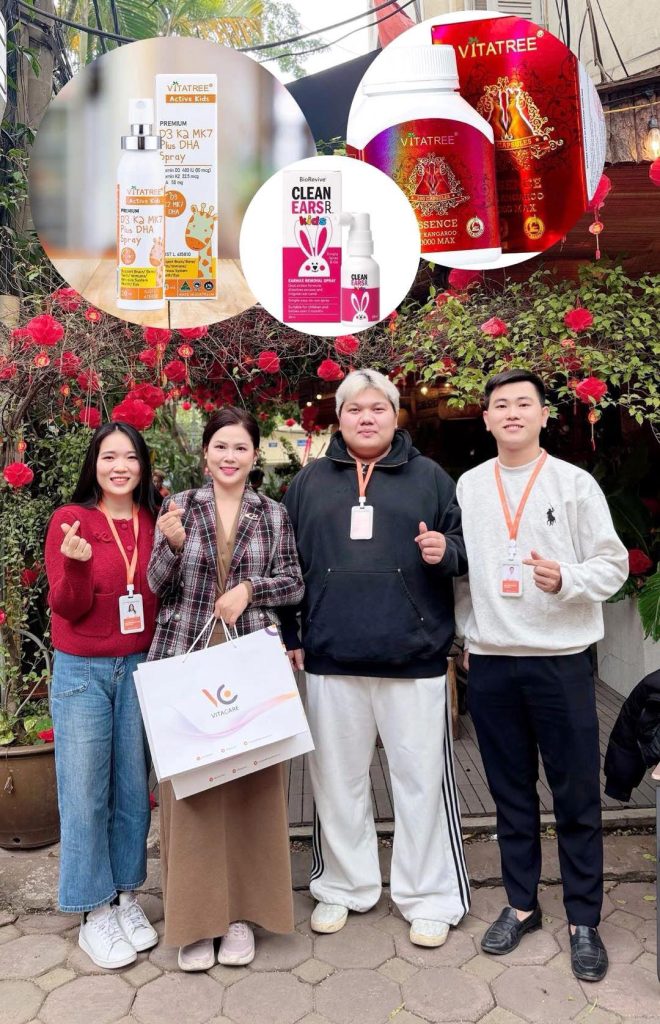 VitaCare gặp gỡ và tặng quà mẹ Rofi