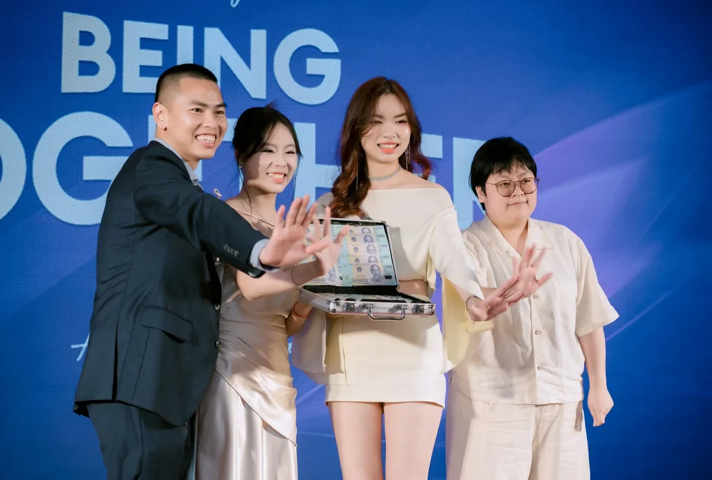 Team Marketing nhận Giải Đỉnh Nóc - Chiếm Lĩnh Hào Quang